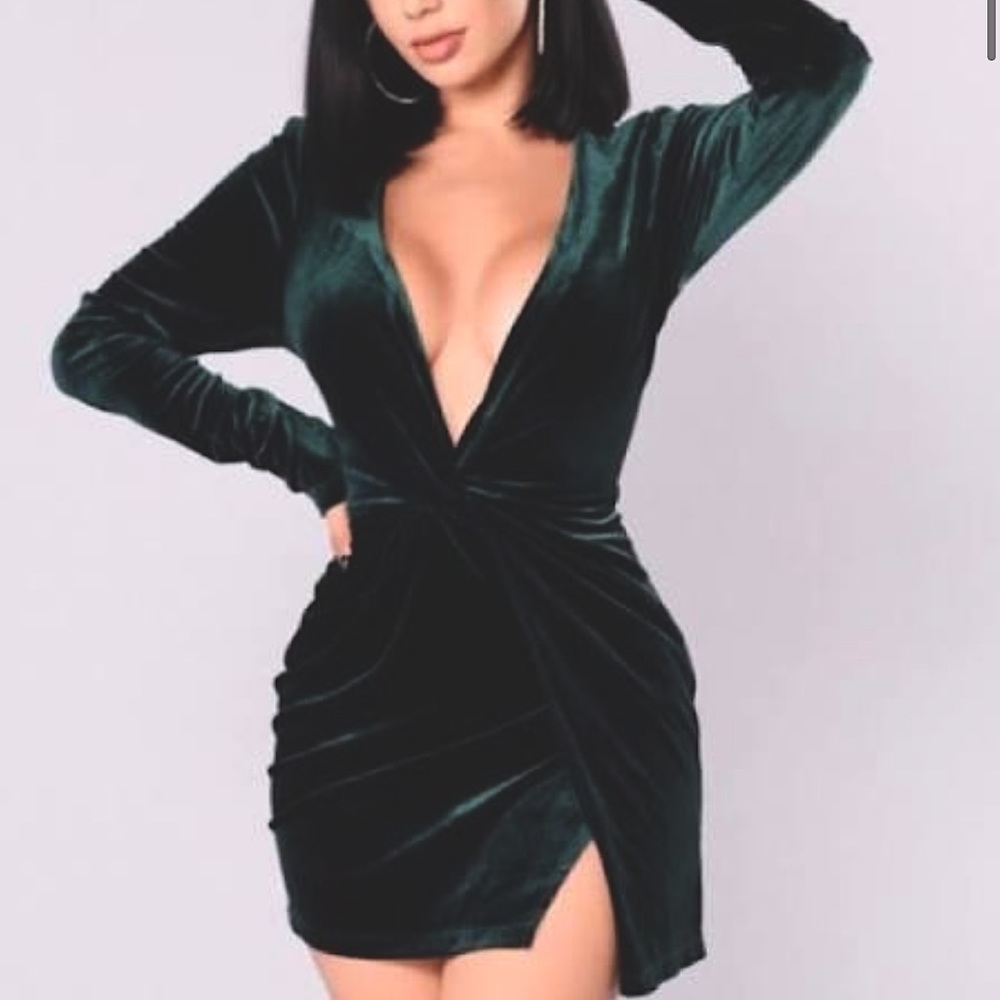 Fashion Nova Green Velvet Long Sleeve Dress